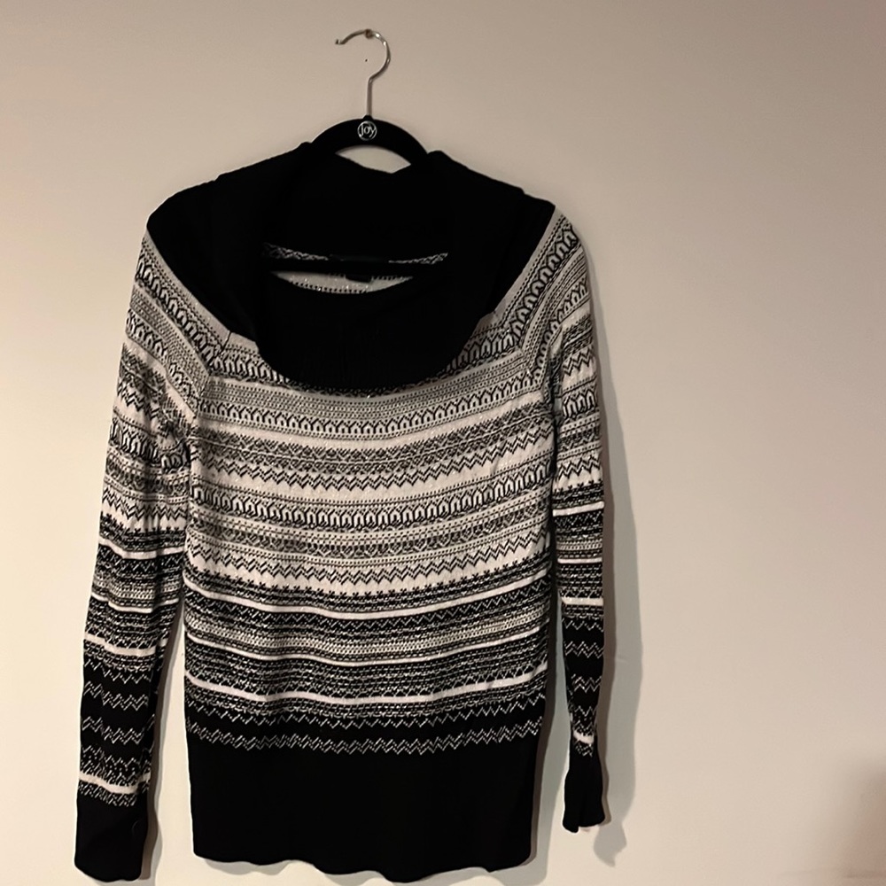 White House black market womens sweater size large